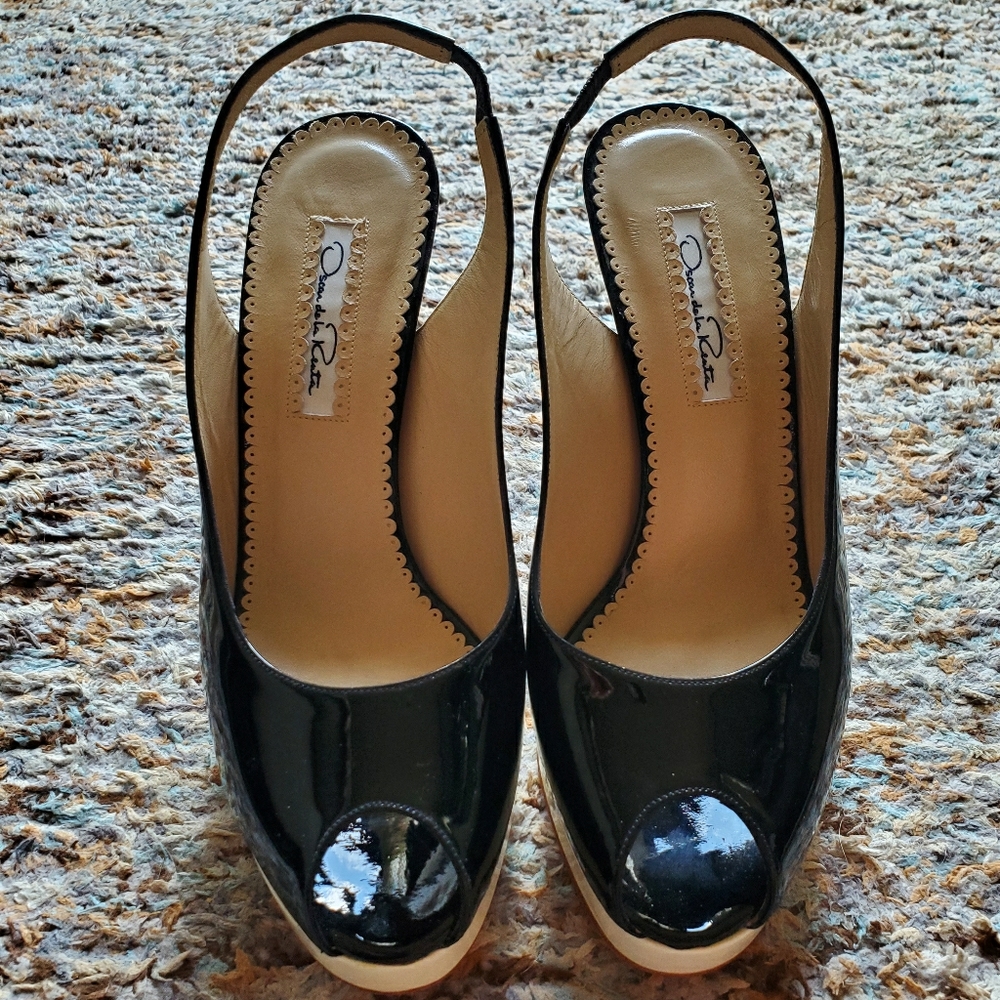 Oscar de la Renta Peep Toe Slingbacks